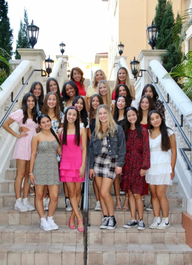 Both Junior Varsity and Varsity got to enjoy a nice dinner together, and the girls look absolutely stunning. 
