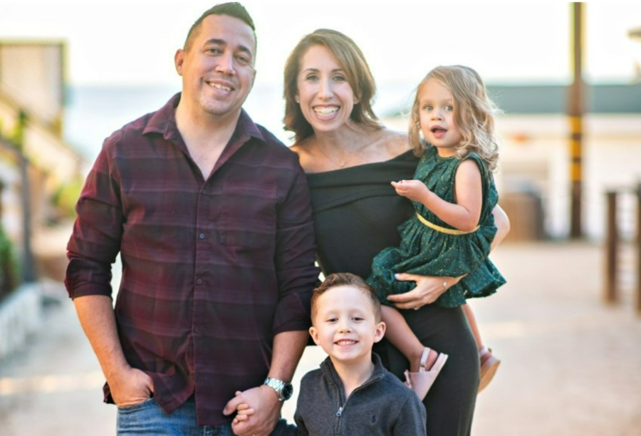 Dean Burboa is all smiles in this picture 
with her lovely family. 