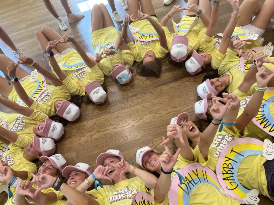 Daly Holman '22 and her Chi O sisters embrace their new sisterhood! (Photo provided by Daly Holman)