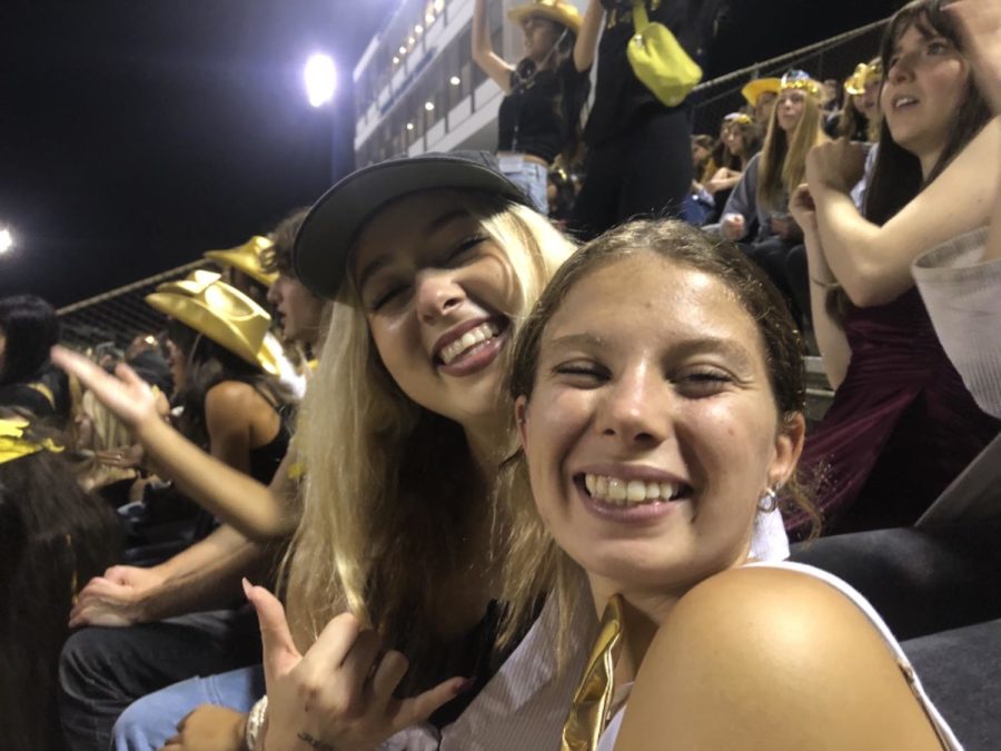 Seniors Chloe McNamara and Kendall Clarida had a blast at their last HOCO game!