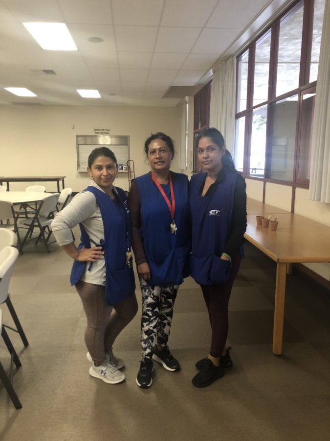 The evening crew, from left to right: Ana, Rosa, and Gabriella.