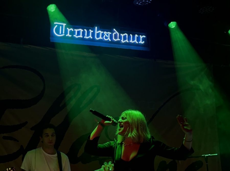 Ella Jane belts out a note during the final song of her show. (Photo credit: Trista Verne '23)