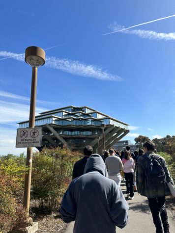 UCSDs library is fully mirrored, so if youre fixing your hair just know everyone should see you. (Photo Credit: Kendall Clarida)