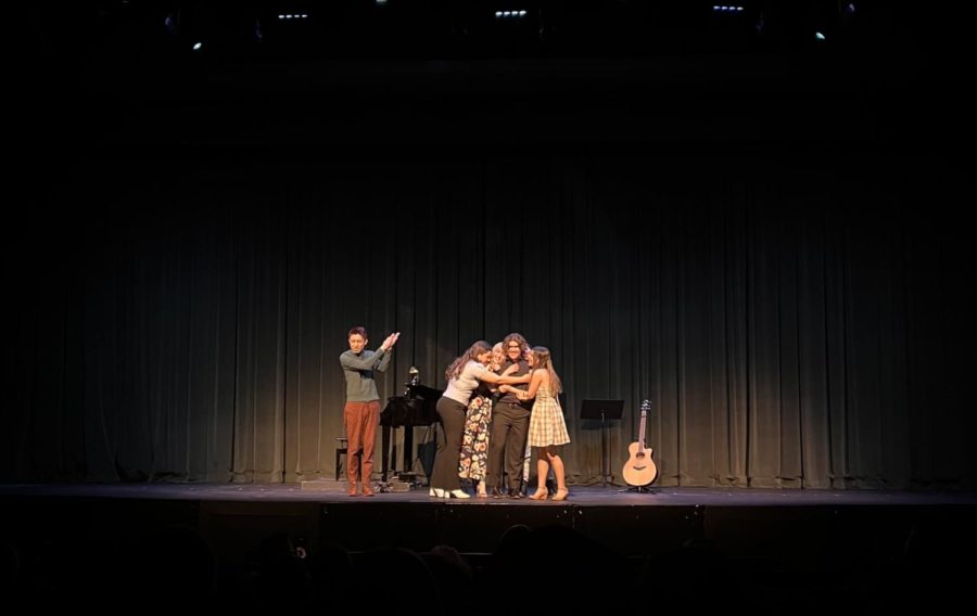 The entire cabaret class in a big group hug after everyone's performance! (Photo provided by Nicole Pineda '23) 