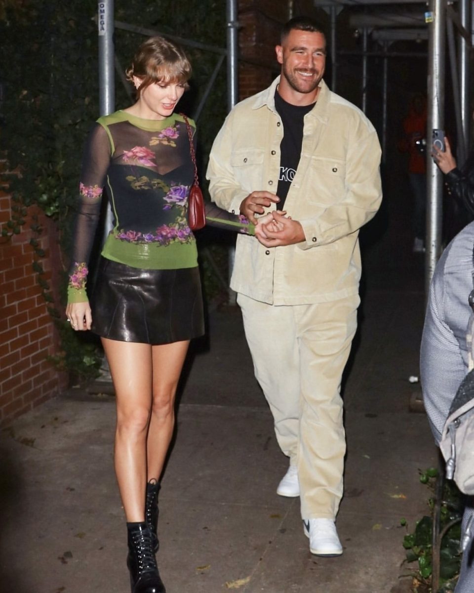 Taylor and Travis look so good together out on the town. 