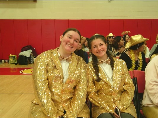 Izzy Walker '24 and Ava Barretto '25 are in their glow up era!