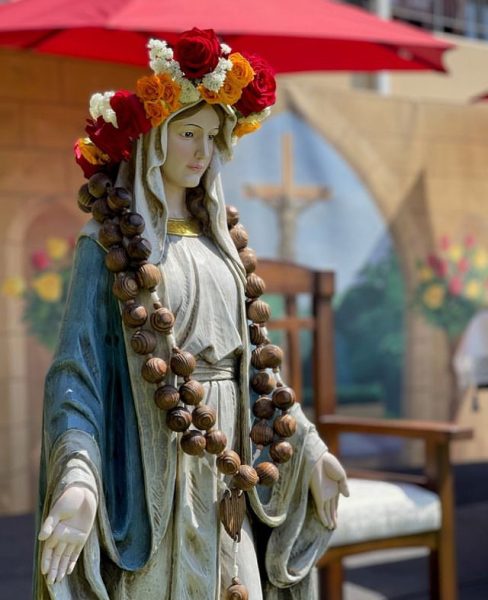 Navigation to Story: The meaning of Rosary Day