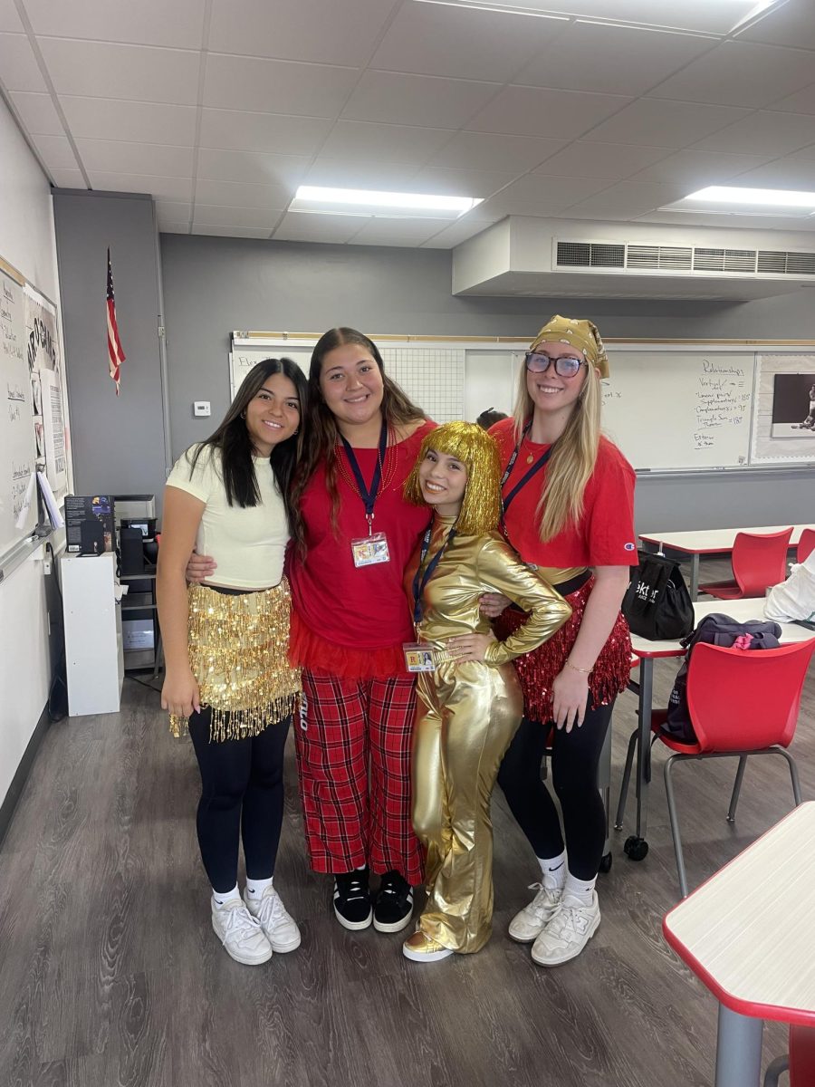 These Royals were ready for Red and Gold spirit dress! 