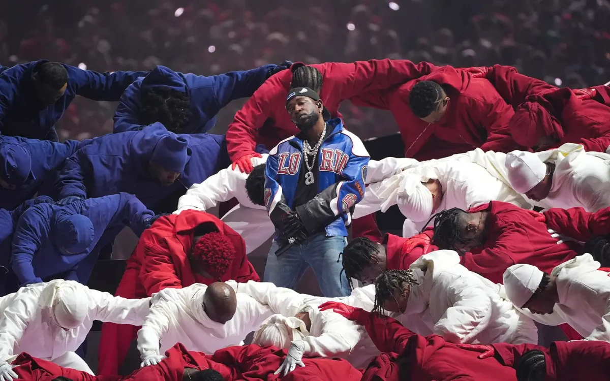 Kendrick Lamar's performance was riddled with patriotic imagery.